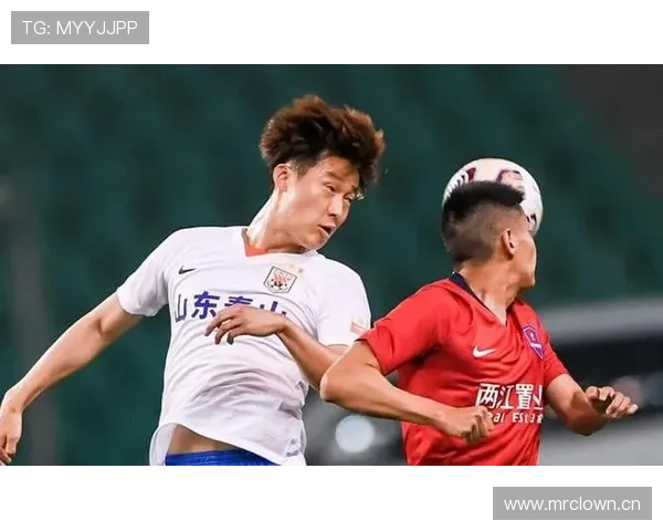 孙准浩训练场上像铁人，下了场像贵族，这反差笑死我