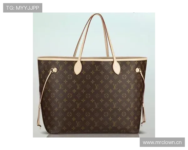 施洋训练完直接去奢侈品店刷脸提包，这日子谁顶得住啊